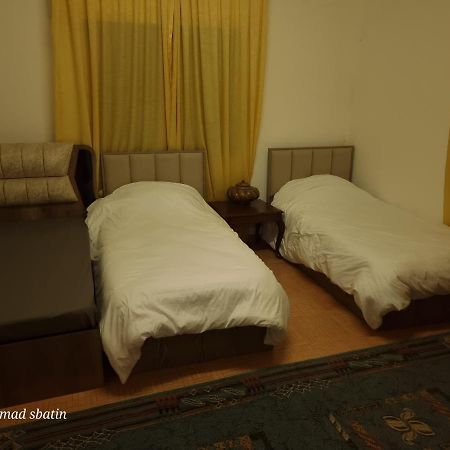 Sbatin Hotel Мадаба Екстериор снимка