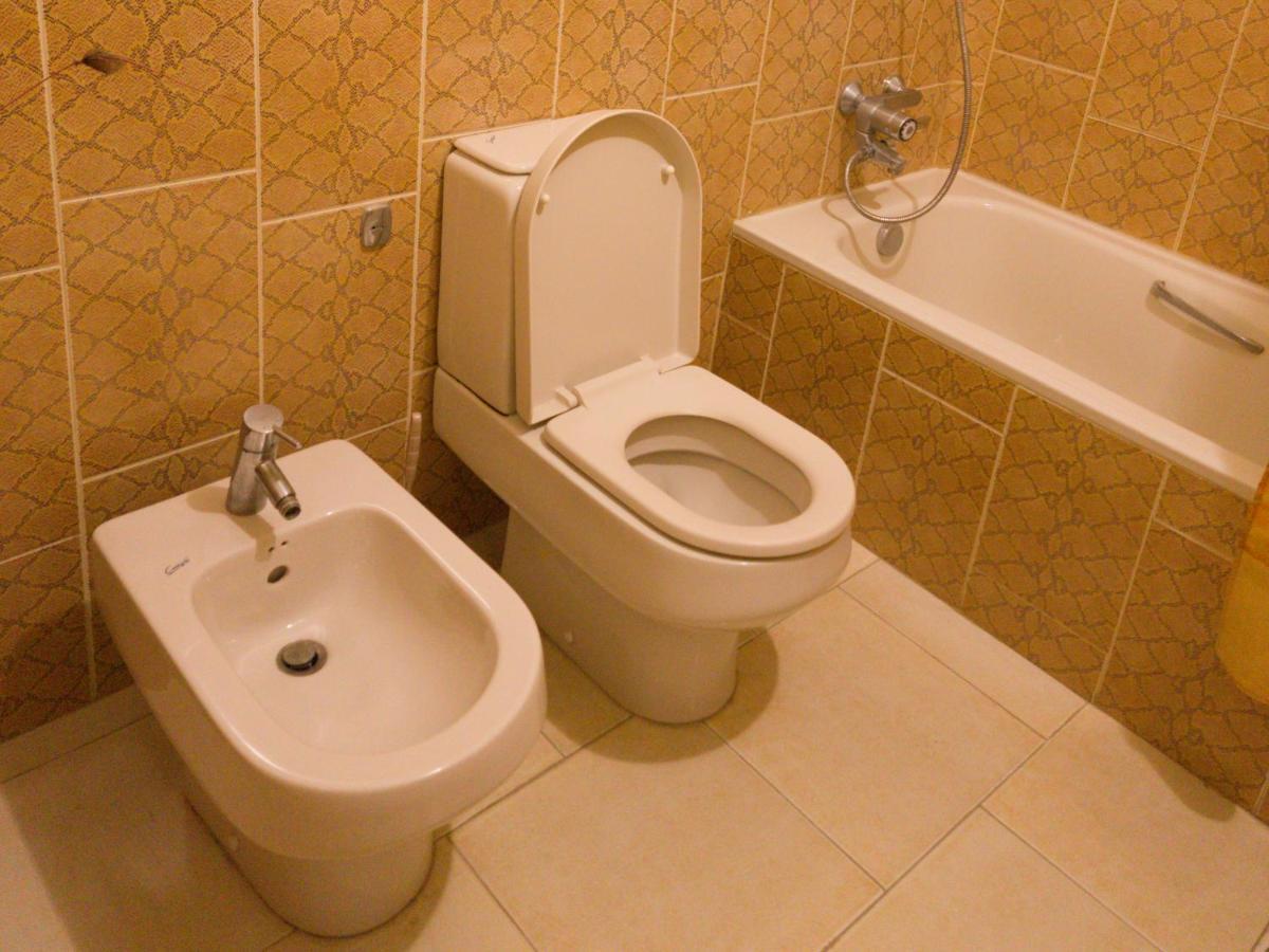 Sbatin Hotel Мадаба Екстериор снимка
