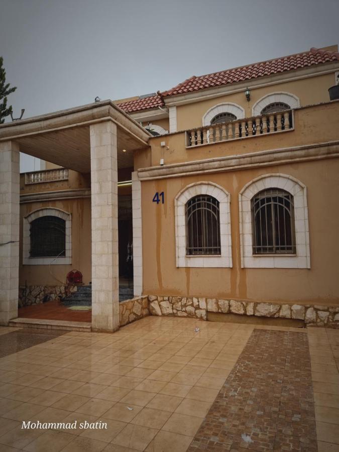 Sbatin Hotel Мадаба Екстериор снимка